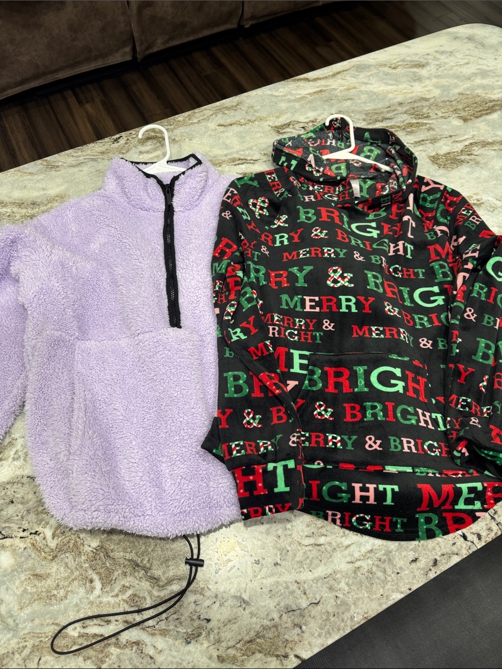 Group of 2 women’s pullovers!
